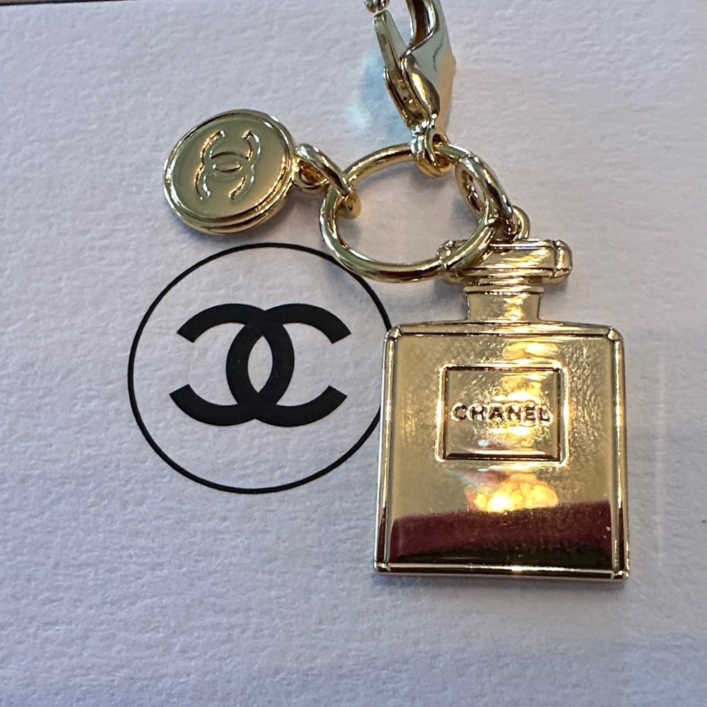 CHANEL Like Gold Perfume Bottle Keychain - Picture 2 of 3